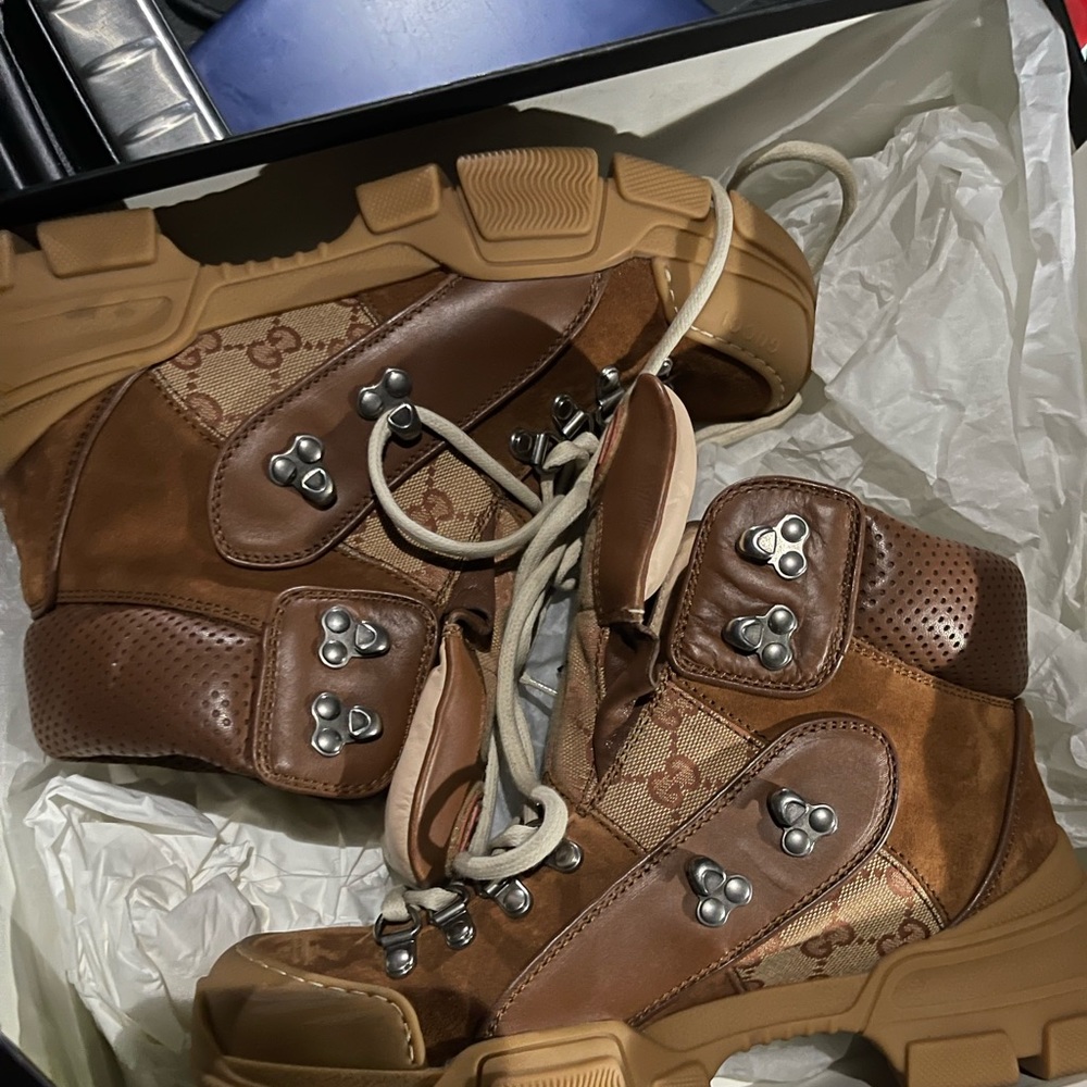 Gucci boots used/new